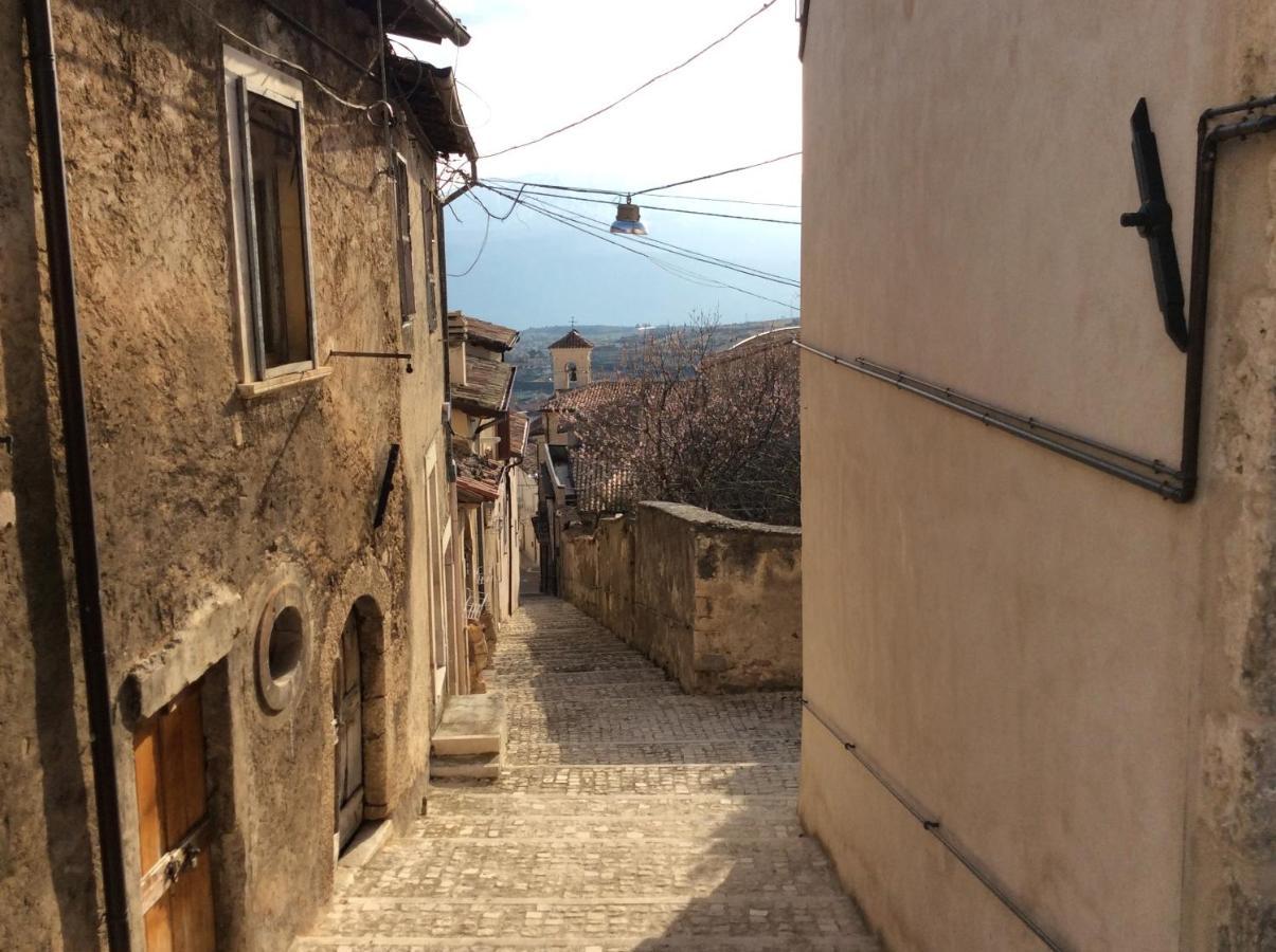 Da Sciuri Case Vacanza Barisciano Bagian luar foto