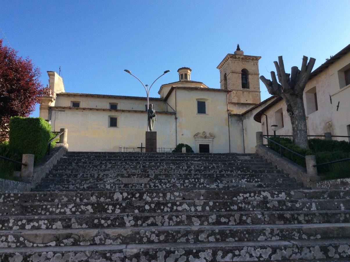 Da Sciuri Case Vacanza Barisciano Bagian luar foto