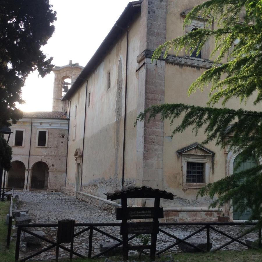 Da Sciuri Case Vacanza Barisciano Bagian luar foto
