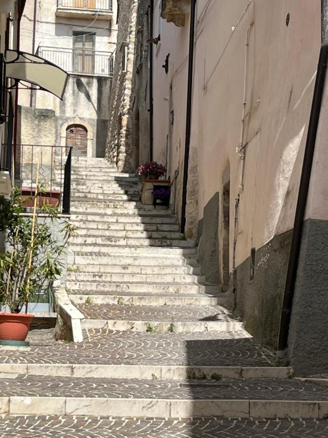 Da Sciuri Case Vacanza Barisciano Bagian luar foto