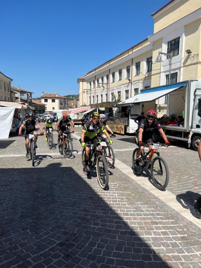 Da Sciuri Case Vacanza Barisciano Bagian luar foto